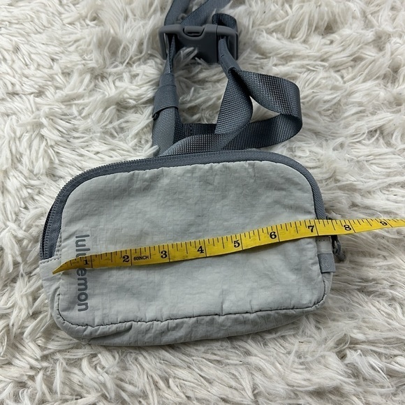 lululemon Mini Belt Bag- Vapor/ Rhino Grey - Picture 5 of 6